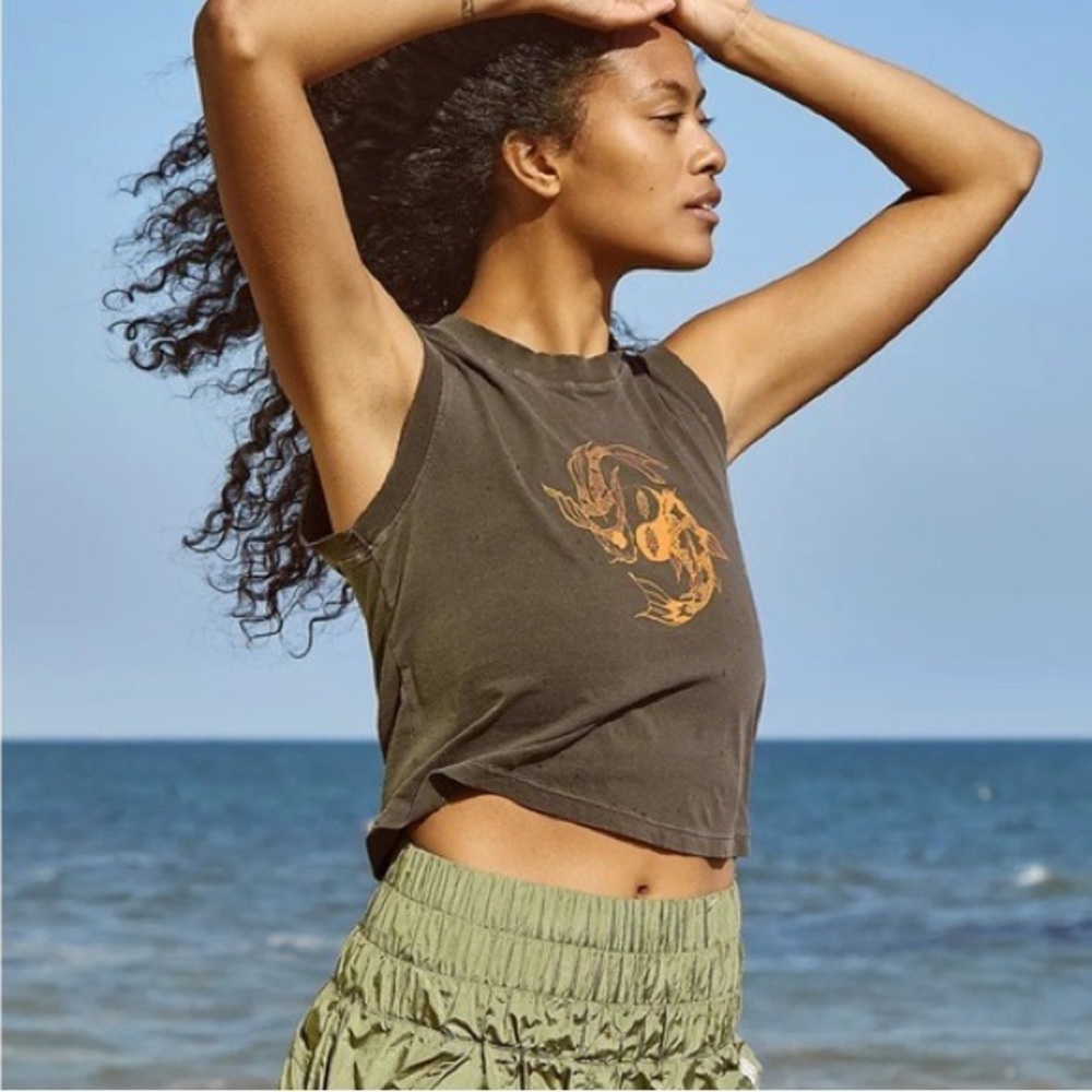 Free People Don’t Be Koi tee black